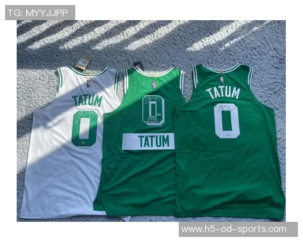 塔图姆分享哈登签名球衣致敬兄弟称其为世界顶级球员之一